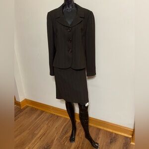 Women's Brown Pinstripe 2pc. Blazer and Skirt Set
Item# TSsks4